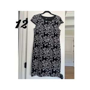 BEAUTIFUL DRESS! Leslie Fay LF Black Dress with Silver Floral Motif Midi Dress